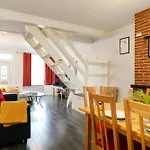 Unique 2Br House - Free Parking And Stunning Living Room
